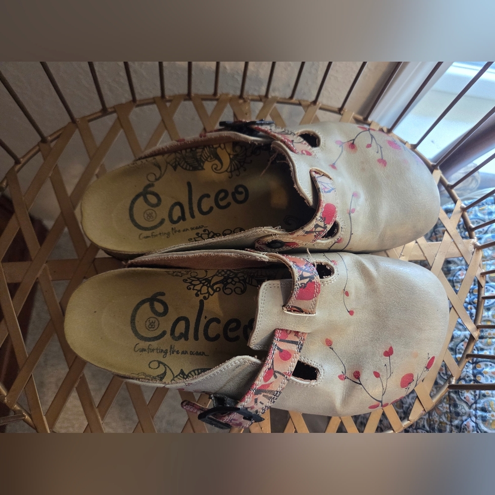 Calceo Women's Beige Floral Mules - Size 38
